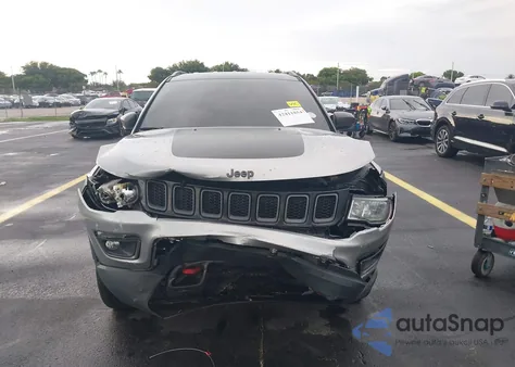 2019 Jeep Compass Trailhawk 4X4 из США, поврежденный, VIN 3C4NJDDBXKT799944